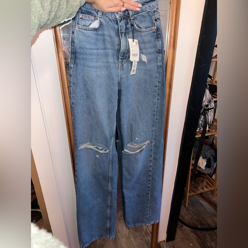 BRAND NEW ZARA MEDIUM WASH STRAIGHT FIT JEANS
